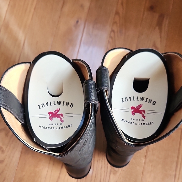 Idyllwind Black Leather Heeled Boots Size 6B - Picture 8 of 8